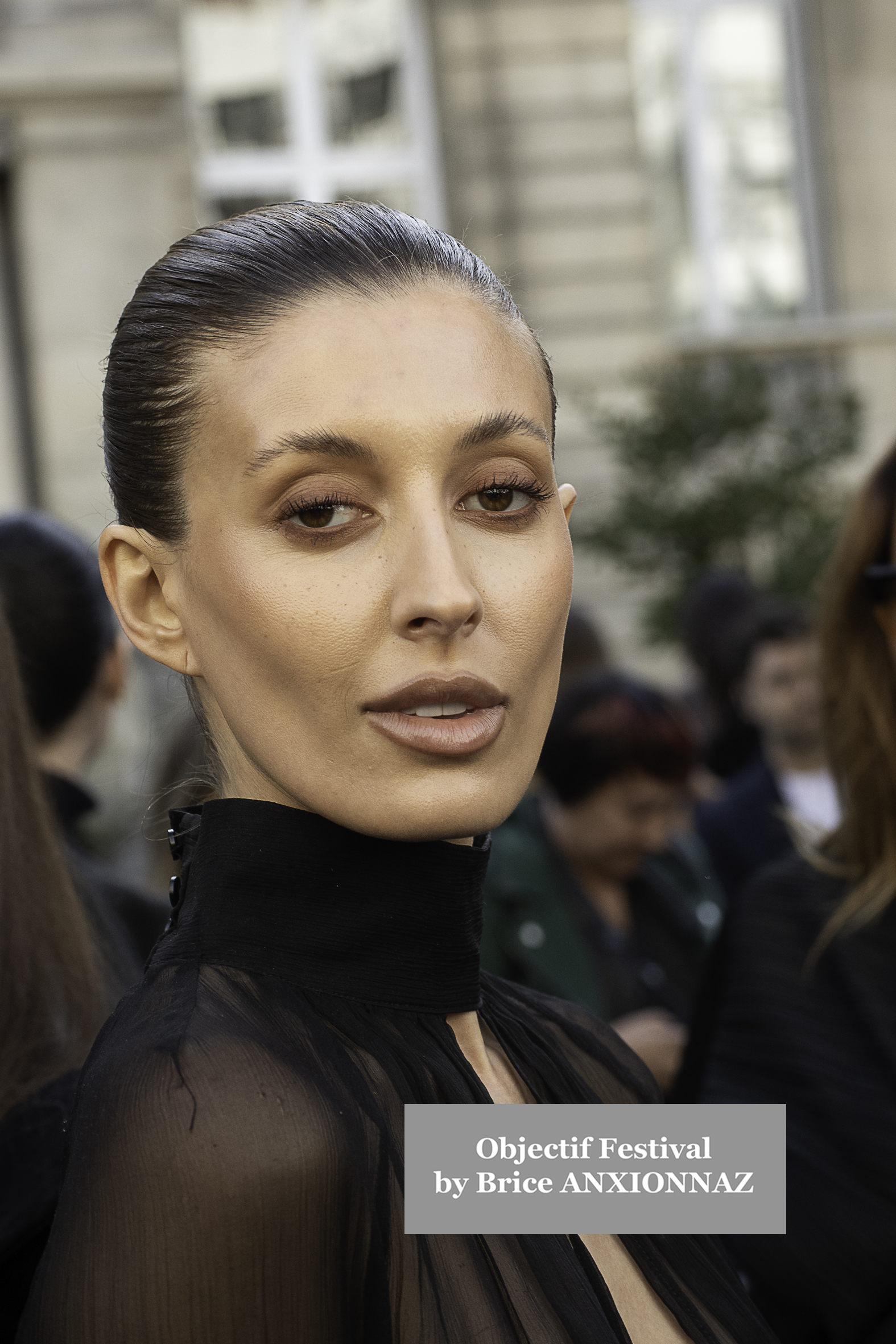 Photo streetstyle de Leonie Hanne -  Streetstyle photos of guest arrivals at the Nina Ricci show lors du défilé Nina Ricci Spring 2025 à Streetstyle-photos-of-guest-arrivals-at-the-Nina-Ricci-show, Paris Fashion Week le 7 March 2025 par Brice ANXIONNAZ (Objectif Festival)